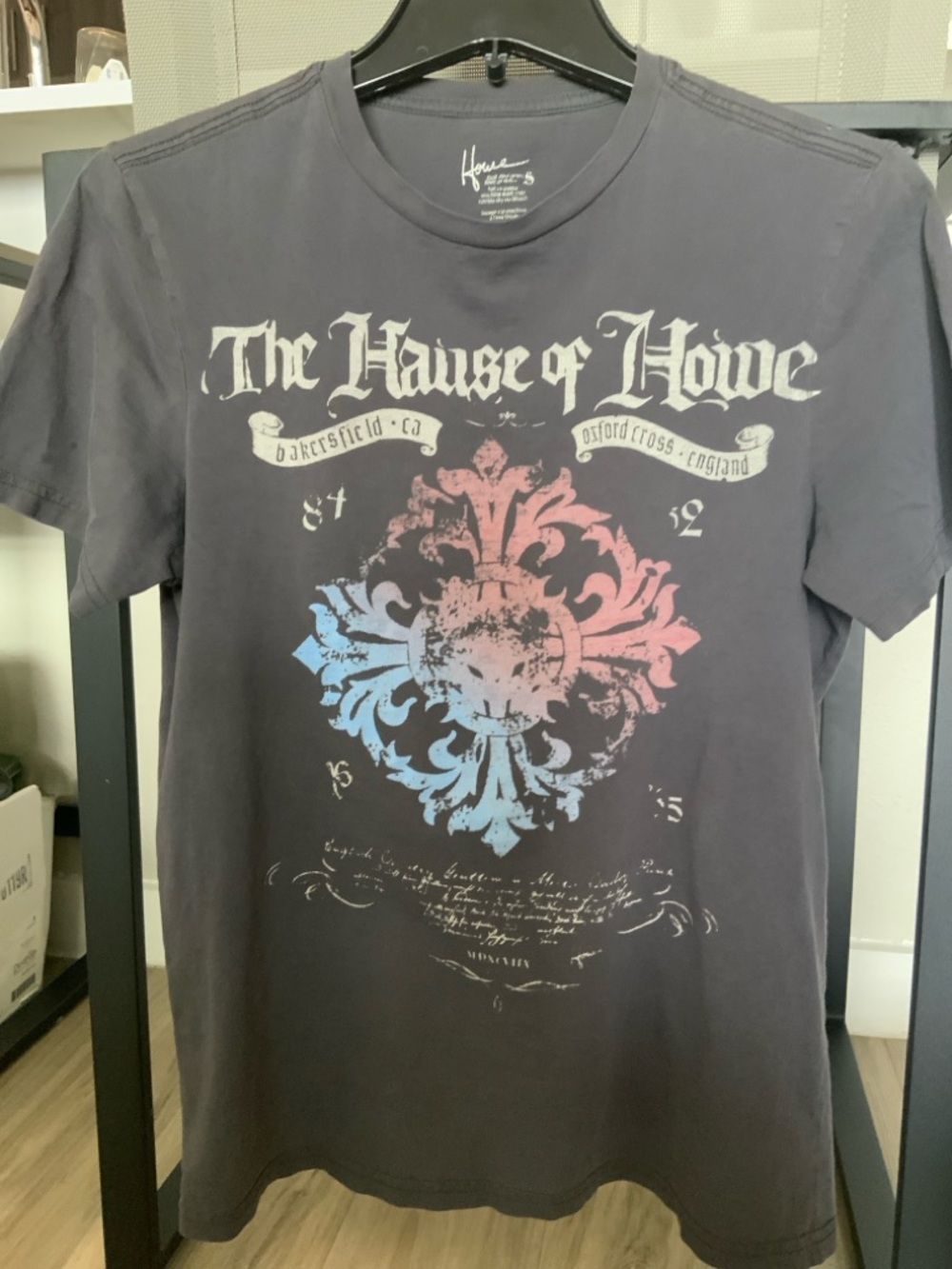 Men's Short Sleeve Graphic Tee - Charcoal with Pink & Blue Print USED